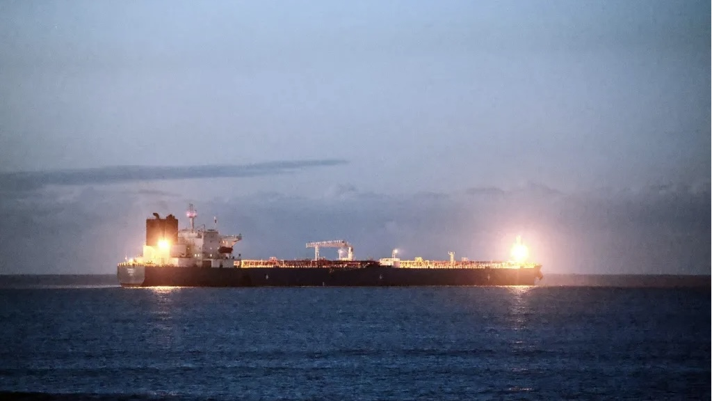 فرنسا تعترض ناقلة نفط روسية