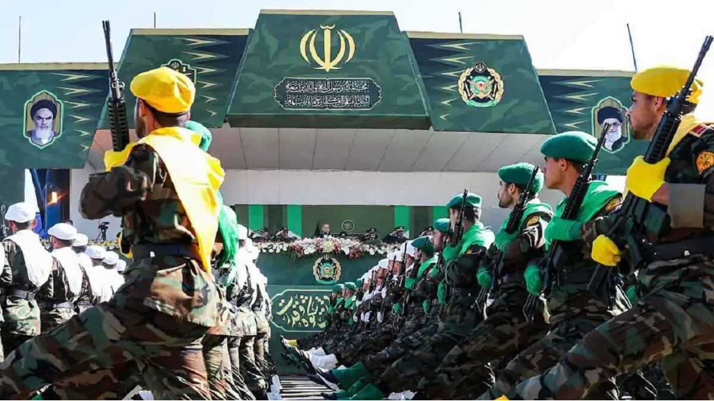 “الحرس الثوري” يقصف 25 نقطة في حيفا و”تل أبيب