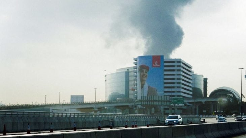 صواريخ ومسيرات إيرانية تستهدف 4 دول خليجية الجمعة 