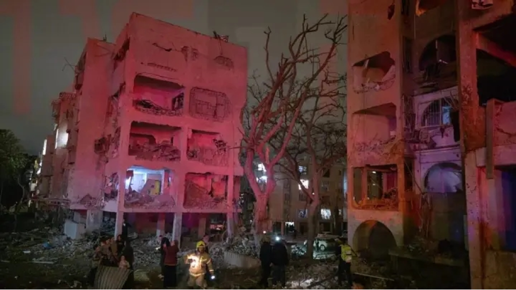 نصف طن من المتفجرات.. تفاصيل الصاروخ الذي أحدث دماراً غير مسبوق في الأراضي المحتلة