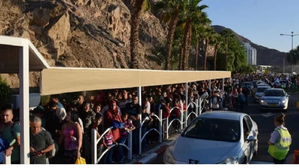 نزوح 1000 مستوطن من عراد