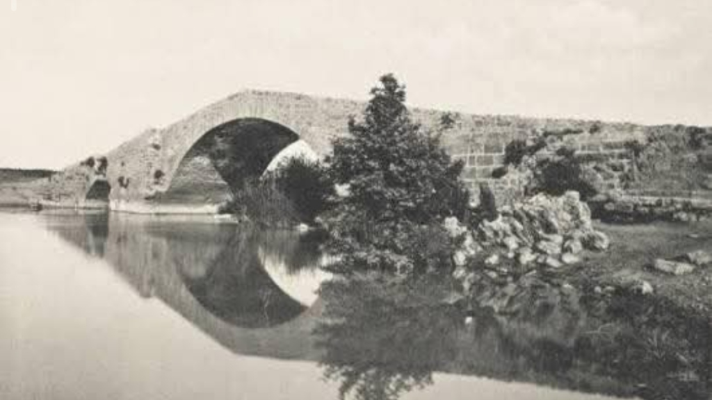 جسر القاسمية… من معبرٍ للتاريخ إلى شاهدٍ على الحروب 