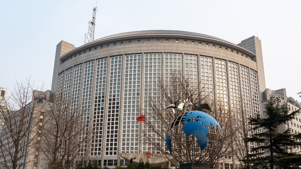 الخارجية الصينية تحذّر من خطر خروج الوضع عن السيطرة في الشرق الأوسط