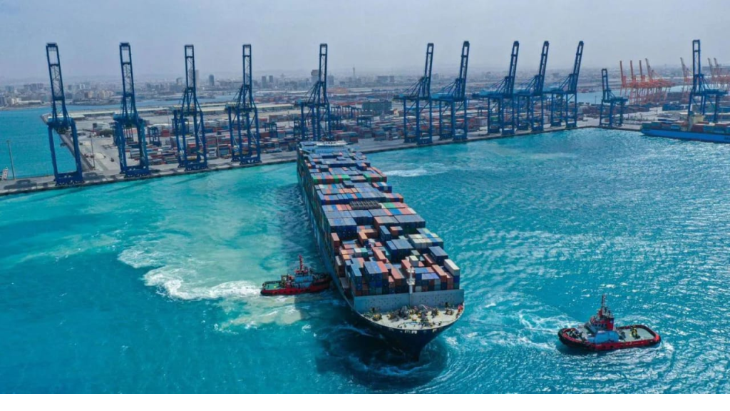 ميناء جدة.. شريان حياة لسلاسل الإمداد إلى الخليج بعد إغلاق مضيق هرمز