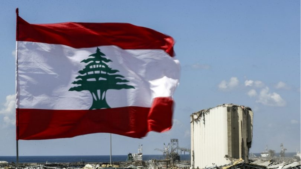 لبنان عند مفترق الطريق