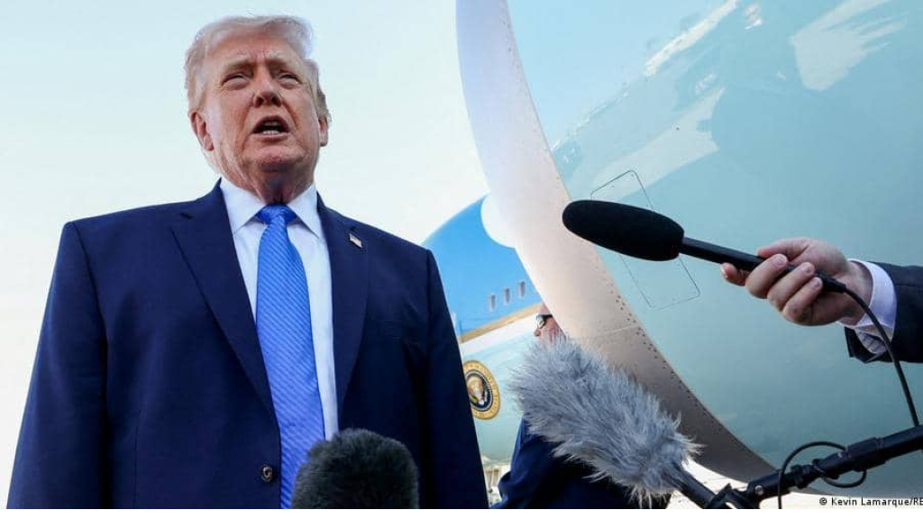 مسؤول إيراني يسخر: الأمريكيون يتفاوضون مع أنفسهم