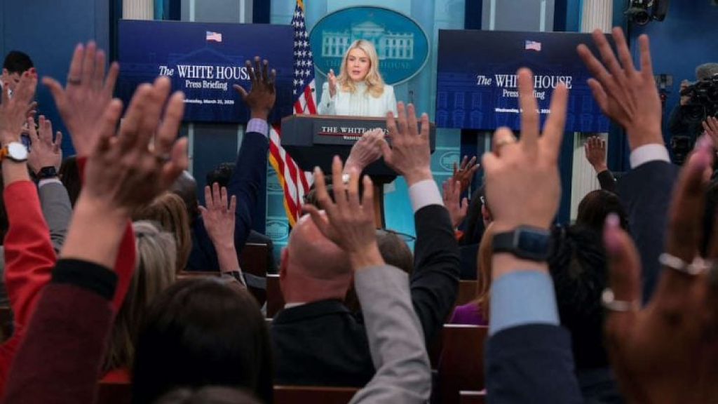 البيت الأبيض: ترامب مستعد لضرب إيران بقوة أشد “إذا لم تقبل الهزيمة”