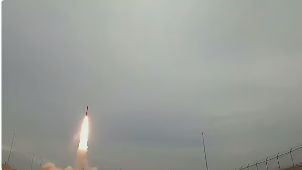 إيران تستهدف مبنى في حيفا المحتلة.. وسقوط صواريخ في “بيت شيمش” (فيديو)