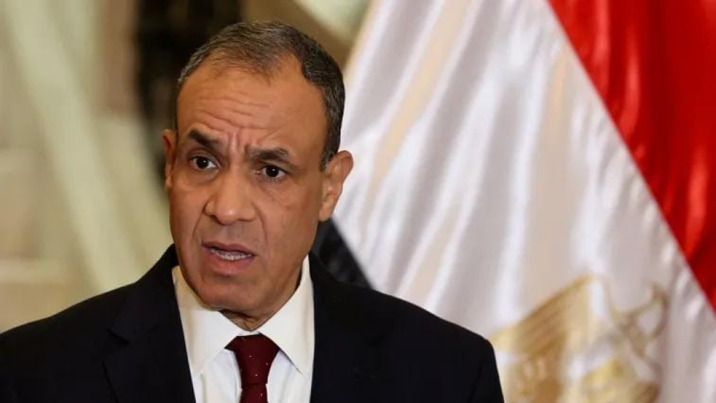 وصول وزير الخارجية المصري إلى بيروت 