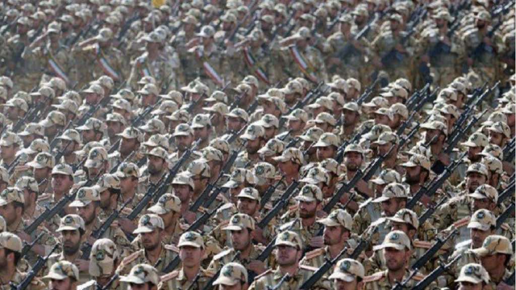 مصدر عسكري: مليون جندي إيراني جاهزون لتحويل مغامرة أمريكا إلى جهنم وموجة تطوع تجتاح مراكز التجنيد