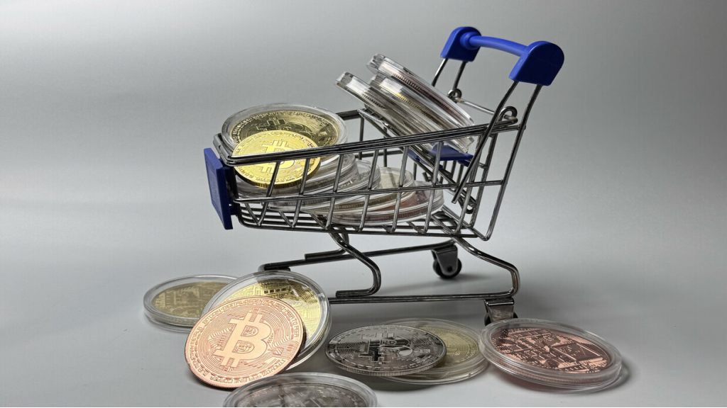 البيتكوين تتراجع ثلاثة بالمئة وسط مخاوف جيوسياسية متصاعدة