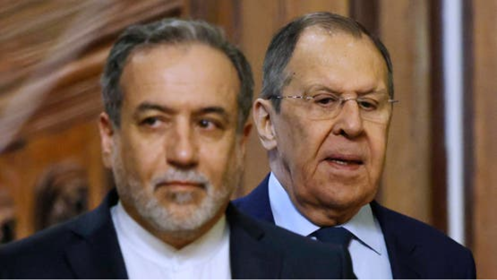 لافروف وعراقجي يناقشان تسوية دبلوماسية للأزمة الإيرانية