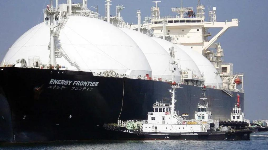 في شهر من الحرب: ماذا جرى للنفط والذهب والبيتكوين؟