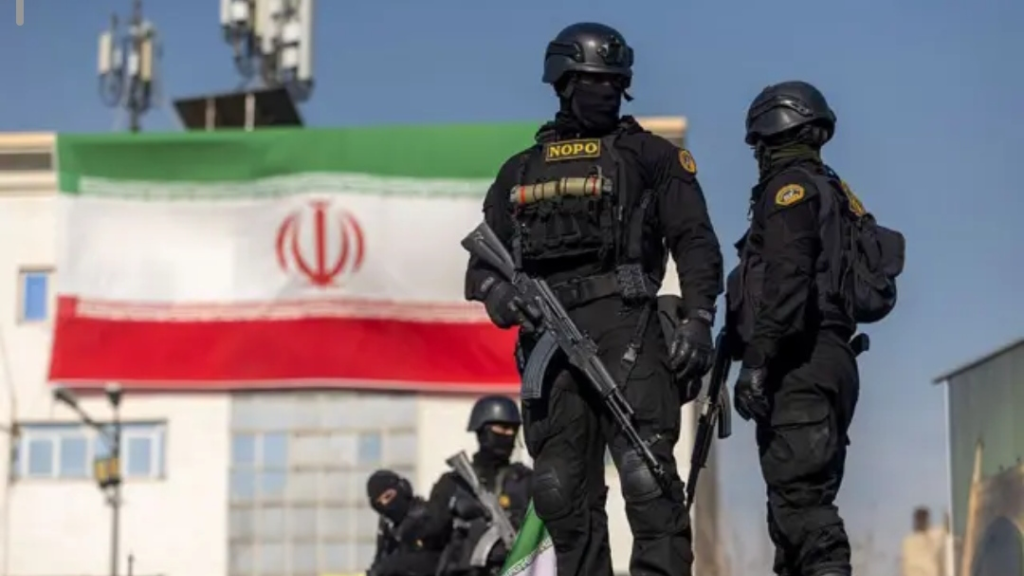 الأمن الإيراني يوقف شبكة تسريب معلومات عسكرية حساسة