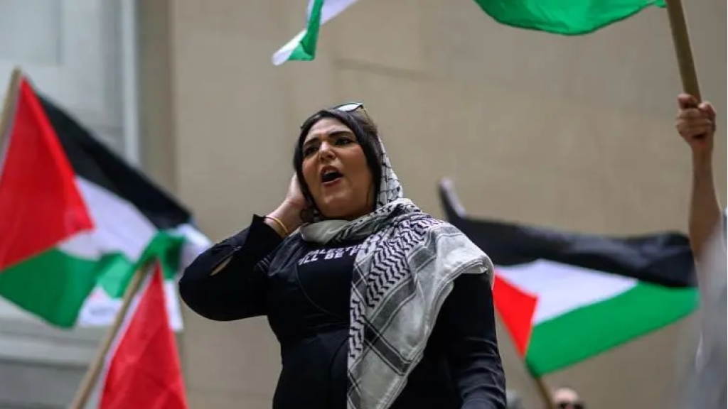تعرضت لمحاولة اغتيال.. من هي الناشطة الفلسطينية الأميركية نردين كسواني؟ | التلفزيون العربي