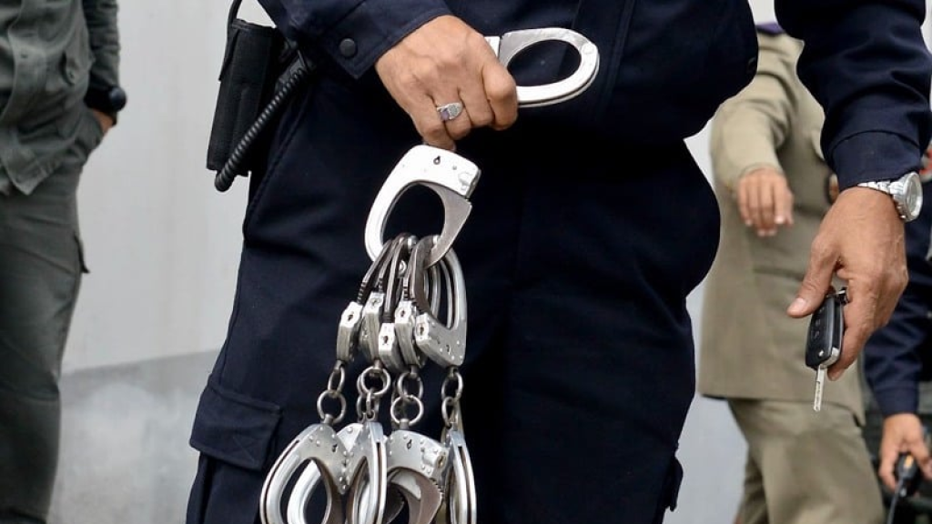 توقيف مدير عام سابق و3 موظفين في ملف اختلاس