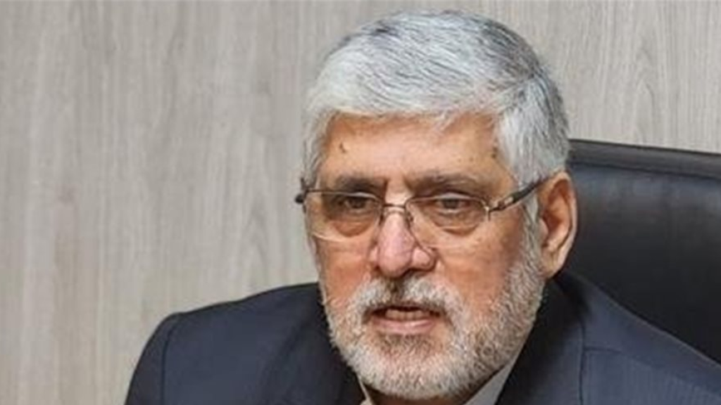 بقاء السفير: توازنات محلية وإقليمية