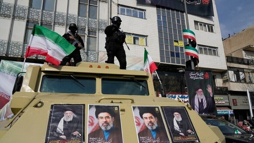 إيران تنفذ حكم الإعدام بشخص أضرم النار في موقع عسكري