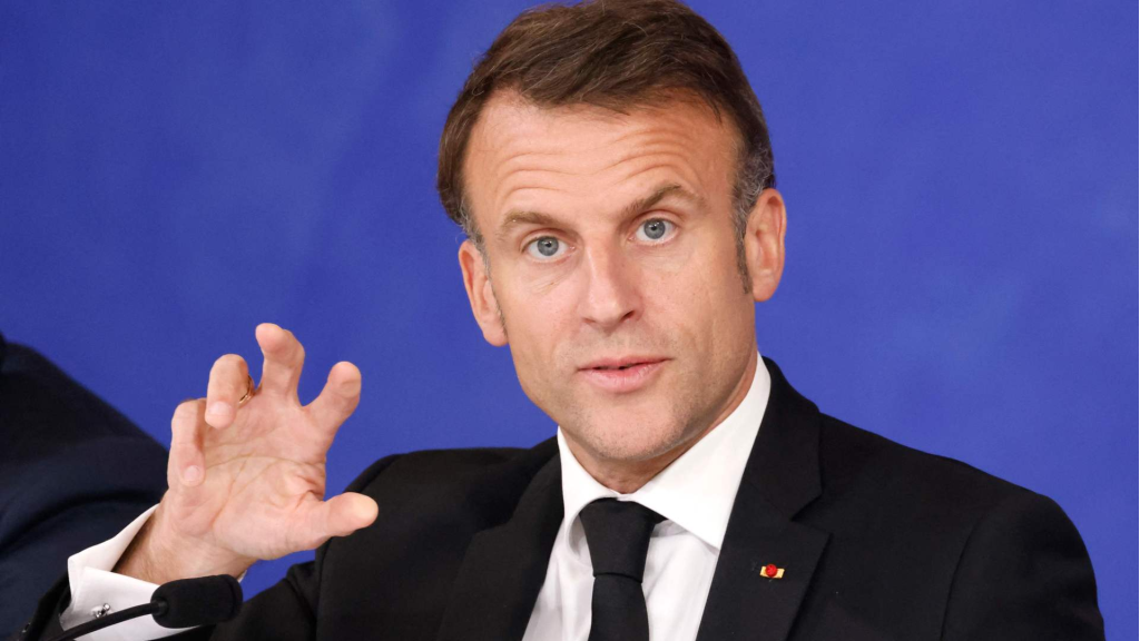 ماكرون يهاجم ترامب: تصريحات “غير لائقة” وتهديدات هرمز “وهمية”… والحرب لن تُنهي النووي الإيراني