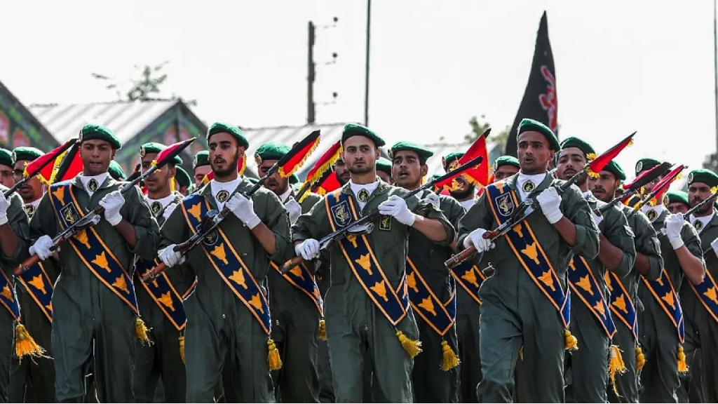 “الحرس الثوري”: استهدفنا 7 قواعد جوية تابعة للأعداء