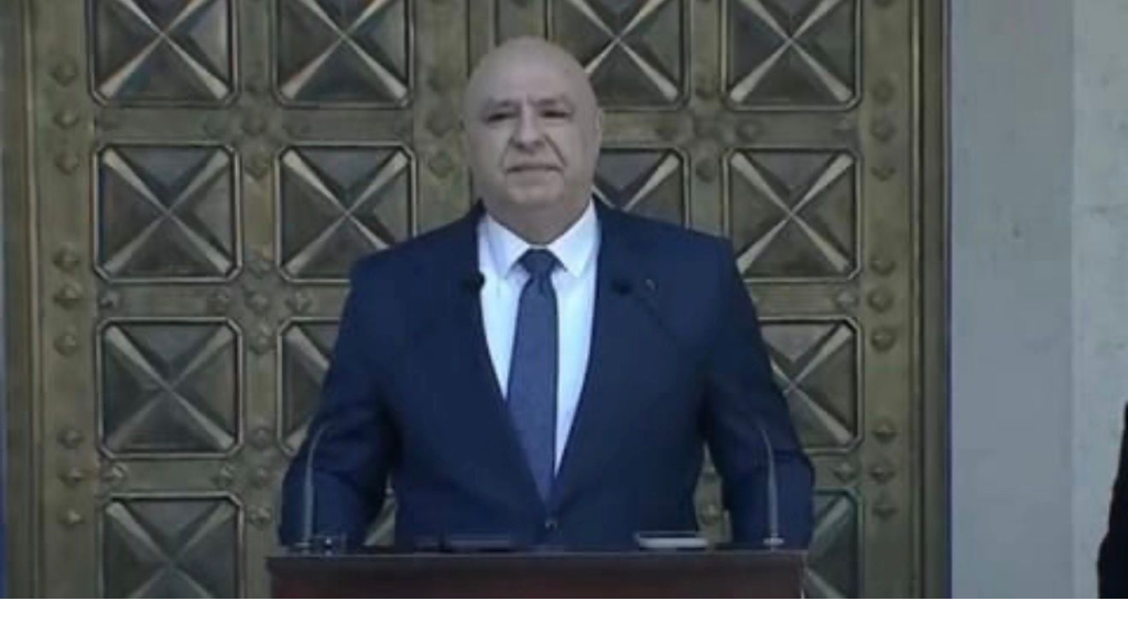 رئيس الجمهورية من بكركي: ألف عدو برات الدار ولا عود جوات الدار والتفاوض ليس تنازلا