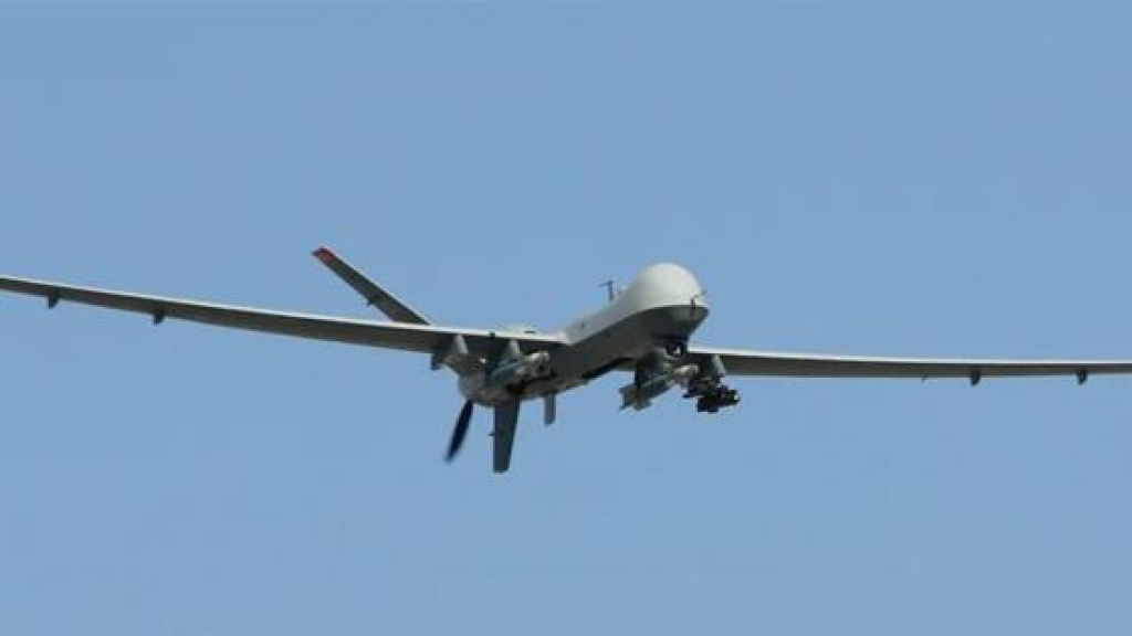 مراهقون في العراق يعرضون طائرة مسيّرة للبيع على تيك توك