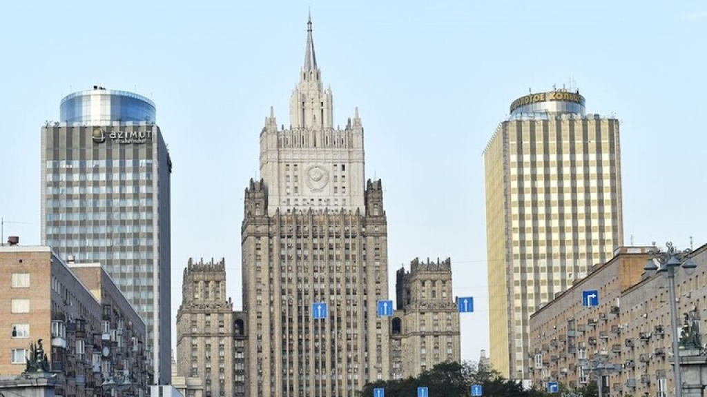 موسكو تتهم لندن بـ”التدخل المباشر” في الصراع مع إيران وبريطانيا تصف دورها بـ”الدفاعي والمحدود”