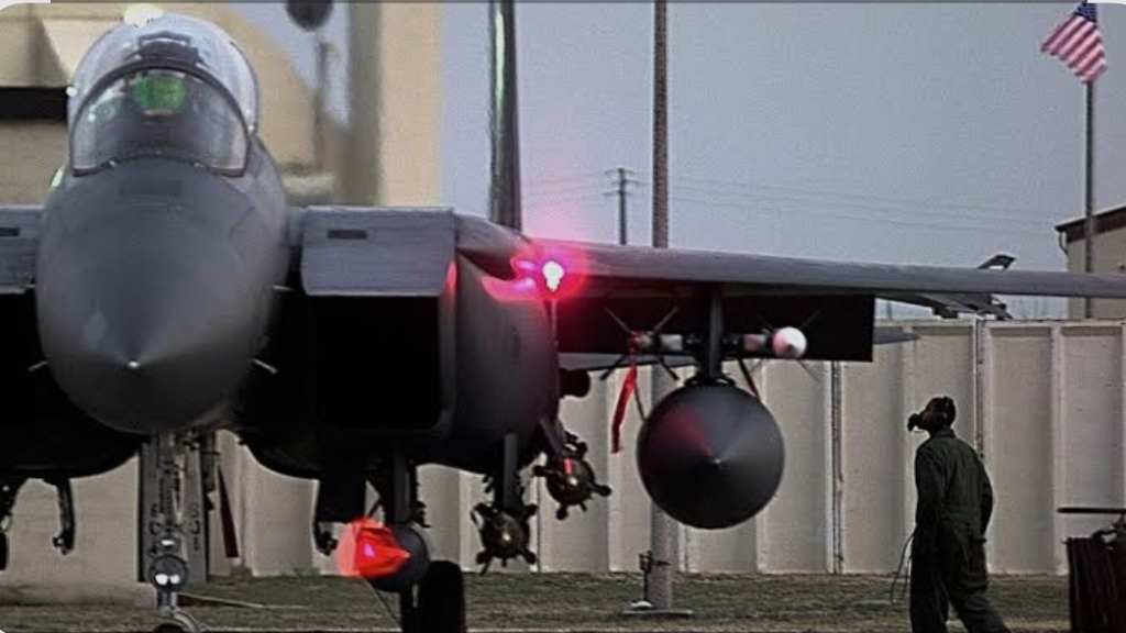 5 أمور لا نعلمها عن إنقاذ طاقم الطائرة الأمريكية التي سقطت بإيران