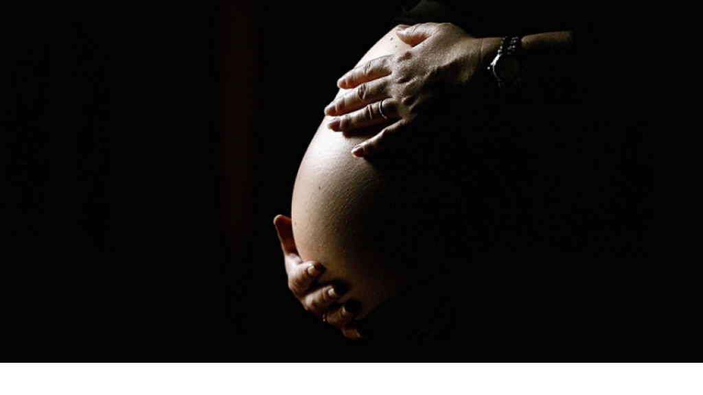 امرأة تفقد جنينها بسبب الطرقات المقفلة في جنوب لبنان!