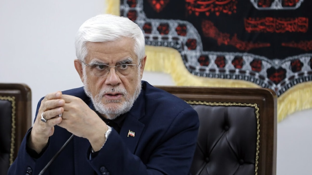 النائب الأول للرئيس الإيراني: علمنا متجذر في أرواحنا ولن تدمره القنابل الأمريكية