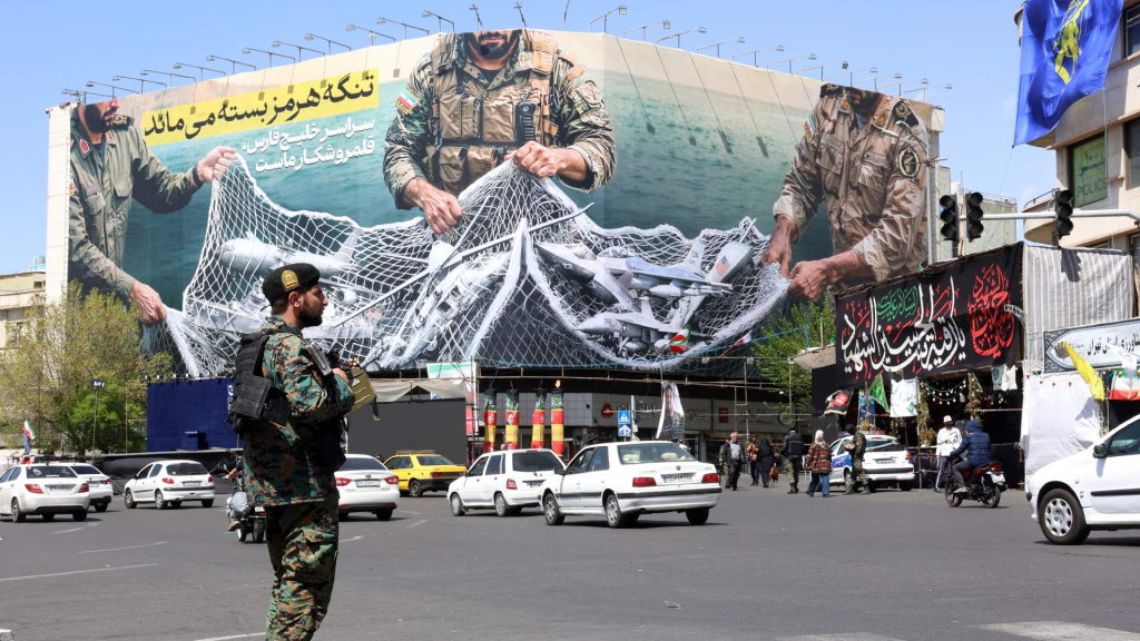 إيران ترفض الإنذار الأمريكي وتطالب بتسوية كاملة