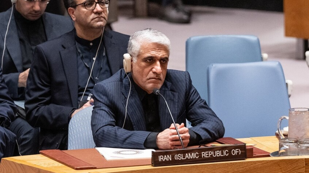 طهران تحذر الرياض وتطالب بوقف استخدام أراضيها في هجمات ضدها