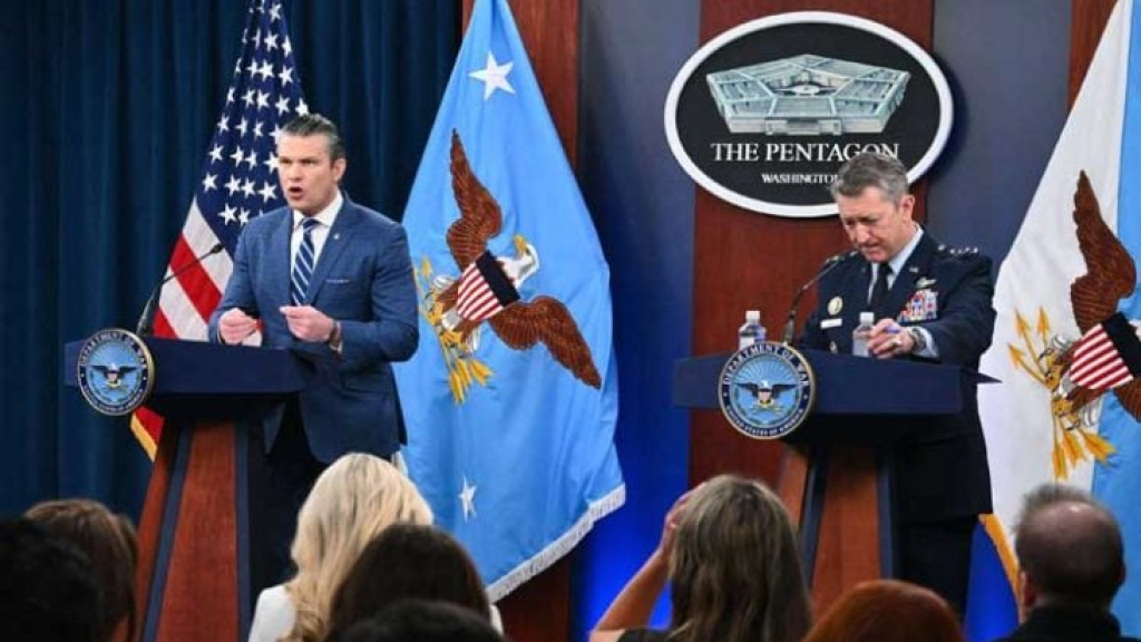 هيغسيث: صناعة الدفاع الإيرانية “دمّرت تماما” وواشنطن ستستولي على اليورانيوم إذا رفضت طهران التخلي عنه