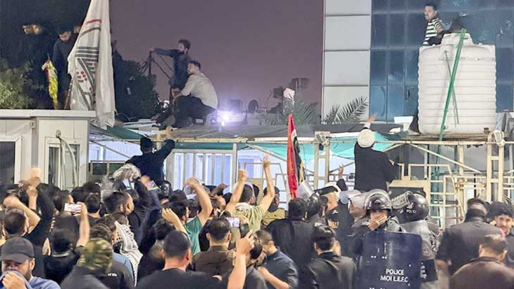 الكويت استدعت دبلوماسياً عراقياً للاحتجاج على اقتحام قنصليتها