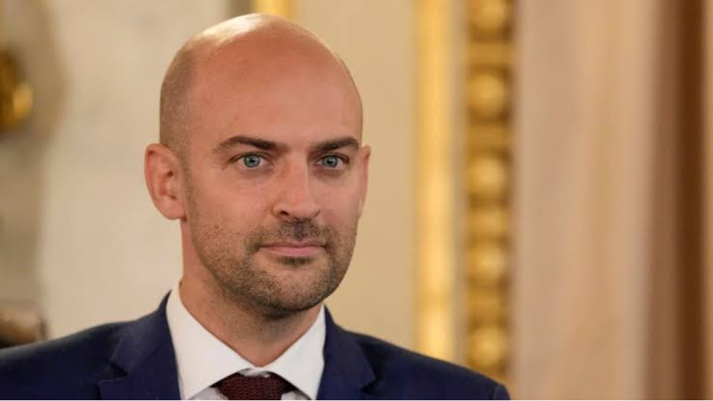 وزير الخارجية الفرنسي..تدمير الدولة اللبنانية لن يؤدي إلى إضعاف “حزب الله”، بل على العكس قد يسهم في تقويته.