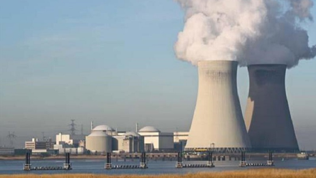 إيران: لا قيود على برنامج تخصيب “اليورانيوم”!