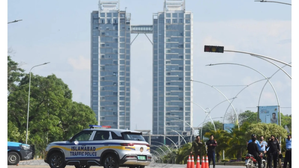 استنفار غير مسبوق في باكستان… ماذا يحدث قبل المفاوضات؟