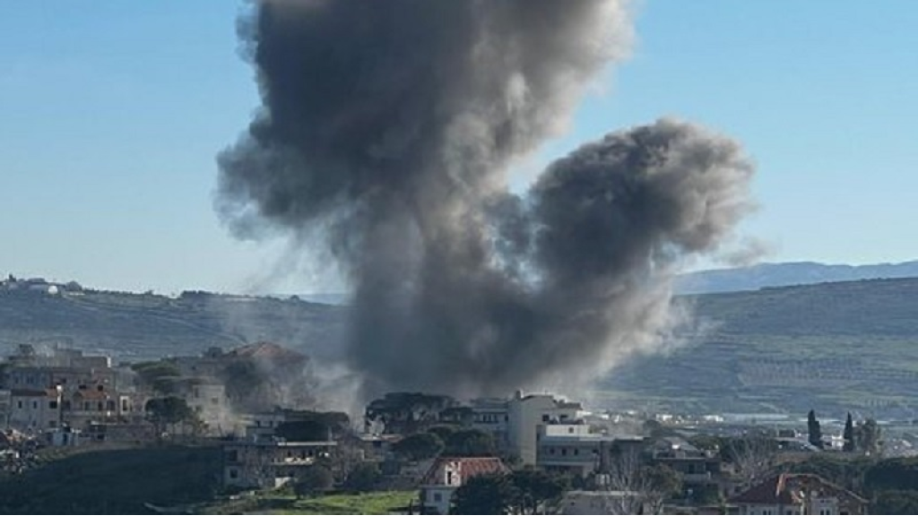 إصابات بالغارات على تبنين