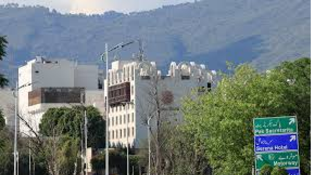 سيرينا.. فندق باكستاني فاخر بعيد عن التوقعات يستضيف محادثات أميركا وإيران