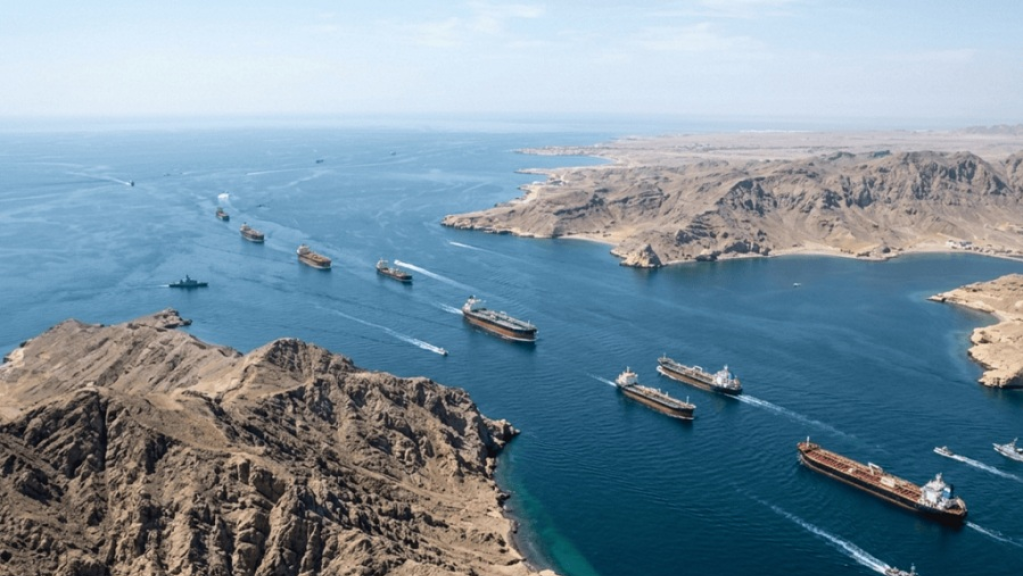 الحرس الثوري الإيراني يعلن سيطرته على مضيق هرمز...اليكم ما هدد به!