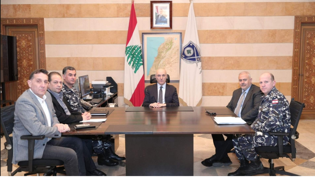 الحجار يبحث الأوضاع الأمنية ويؤكد استمرار الإجراءات والتزام تنظيم التظاهرات