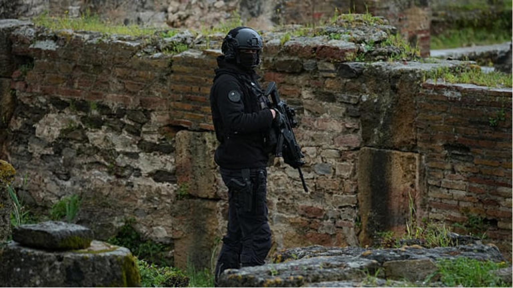 وسط صمت رسمي يثير التساؤلات.. انفجاران انتحاريان يهزان الجزائر بالتزامن مع زيارة البابا