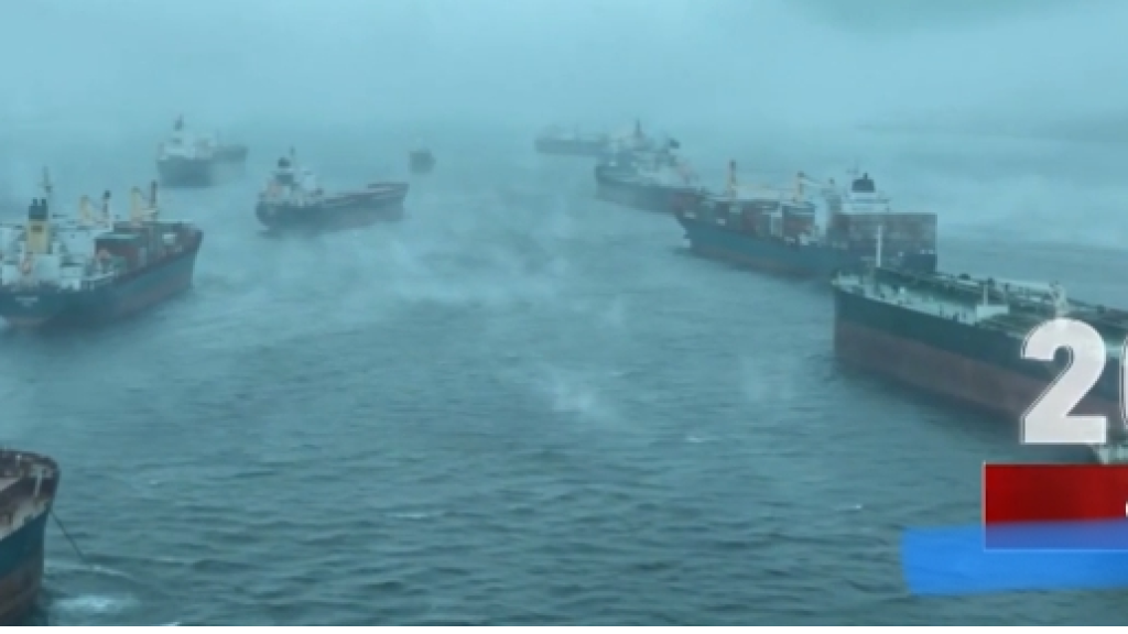 20 ألف بحار على 2000 سفينة عالقة بمضيق هرمز.. كيف يعيشون؟