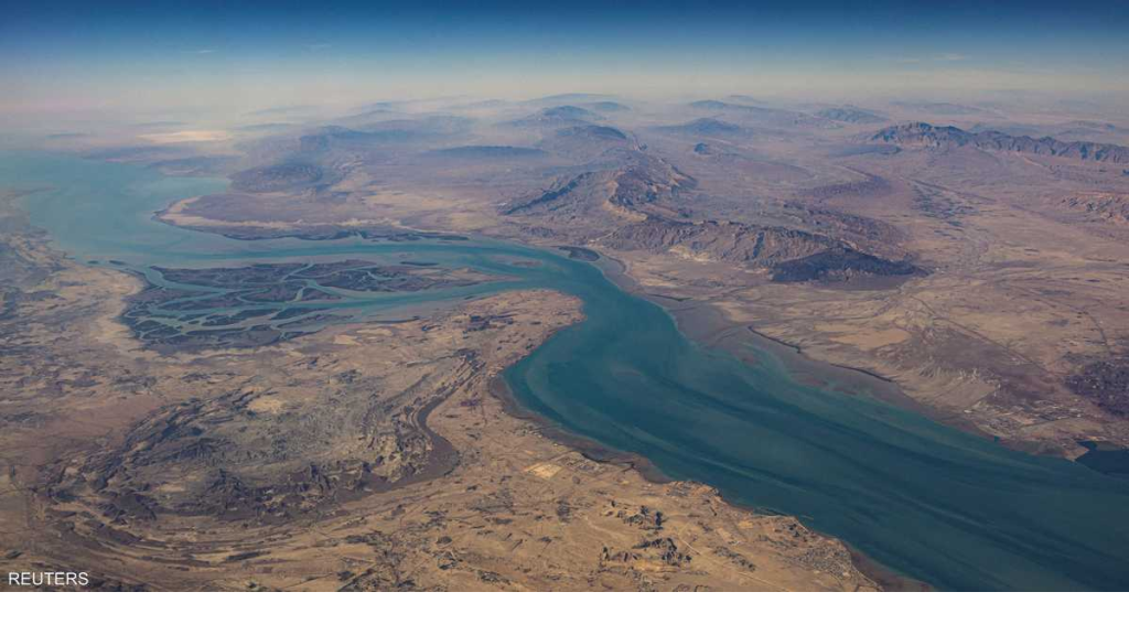 قانونيا.. هل يمكن لإيران فرض رسوم على عبور مضيق هرمز؟