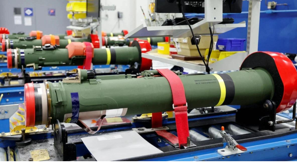 إدارة ترامب تبحث إشراك شركات السيارات في تصنيع الأسلحة