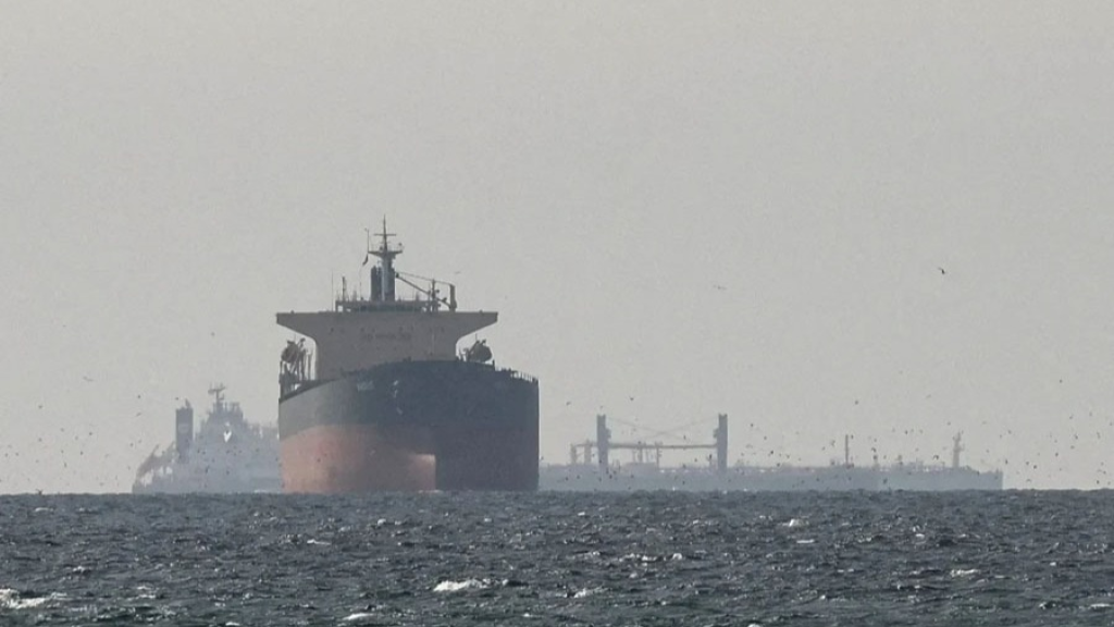 معظم سفن الشحن عبرت مؤخرًا مضيق هرمز عبر المسار الإيراني