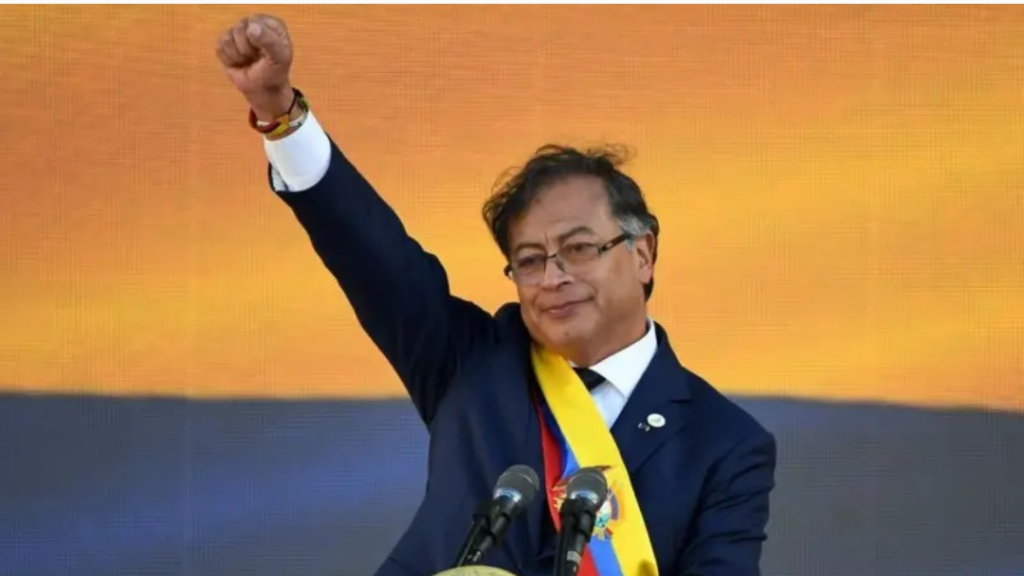 الرئيس الكولومبي يشيد بزيارة بابا الفاتيكان إلى الجزائر.. “هذا هو طريق الإنسانية”.