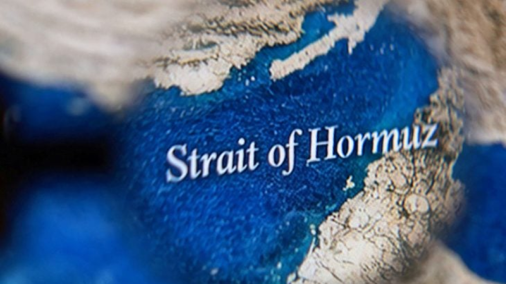 ناقلات إيرانية محملة بالنفط تغادر الخليج لأول مرة منذ بدء الحصار الأمريكي 