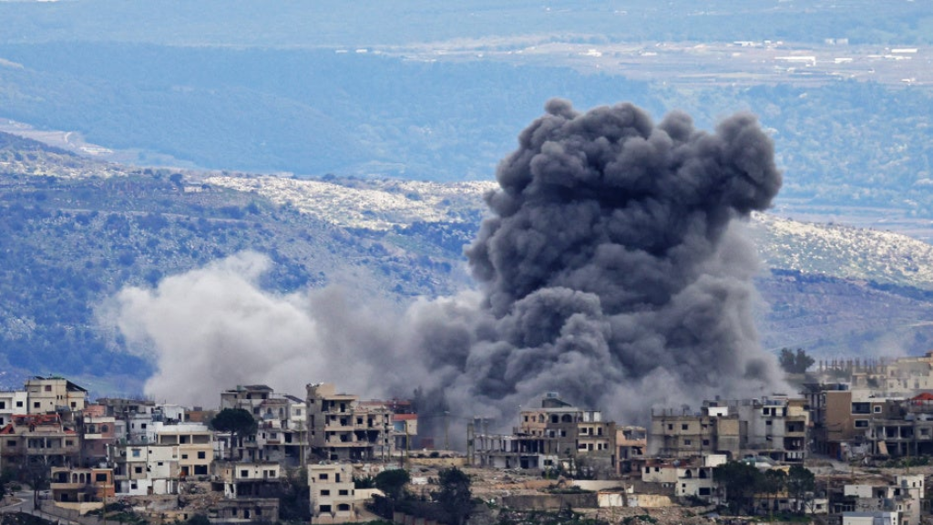 الكيان الصهيوني تحت مجهر الحقوقيين.. تدمير جسر القاسمية يهدّد جنوب لبنان