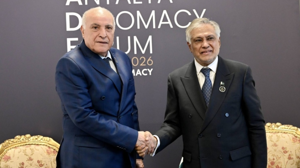 الجزائر تشيد بجهود باكستان في الوساطة.. وعطاف يتلقى دعوة لزيارة إسلام آباد